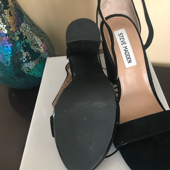 Shoes - Picture 1 of 2